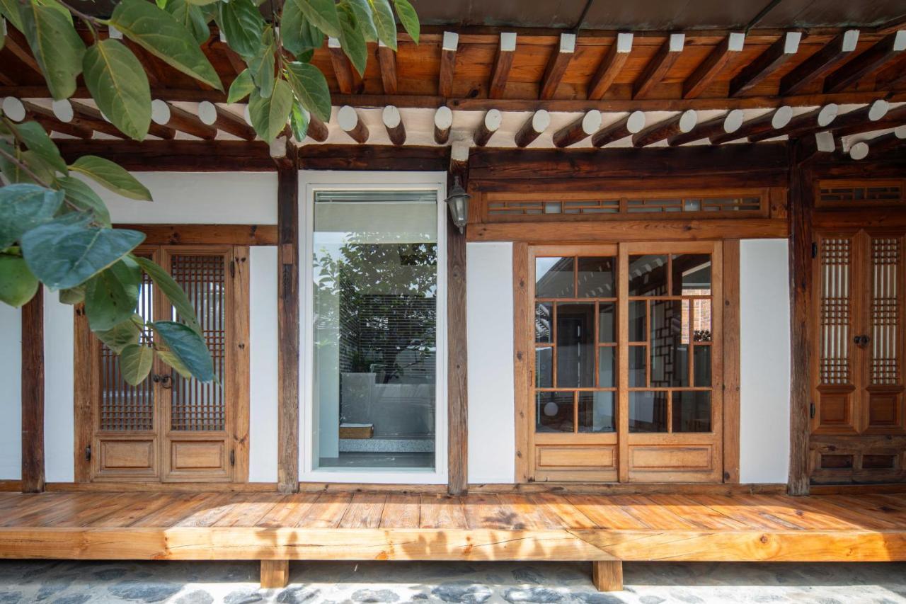 Bukchon Summit Villa *